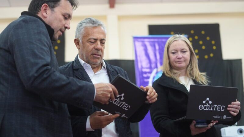 Programa EduTec: Cornejo y García Zalazar entregaron 18 carros tecnológicos en el Sur