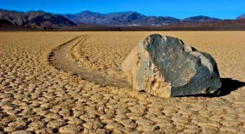 La explicación científica detrás del fenómeno de las piedras que se mueven solas en el Valle de la Muerte