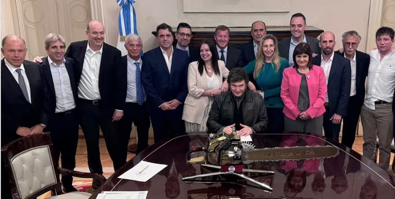 La mitad de los ministros declaró más patrimonio en el exterior que adentro del país