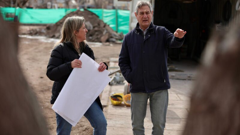 El Intendente supervisó las obras de renovación de plaza Kennedy y su entorno