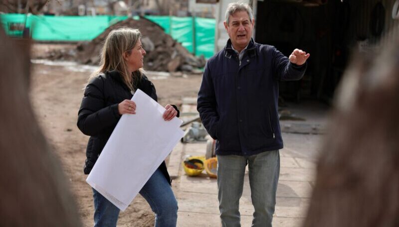 El Intendente supervisó las obras de renovación de plaza Kennedy y su entorno