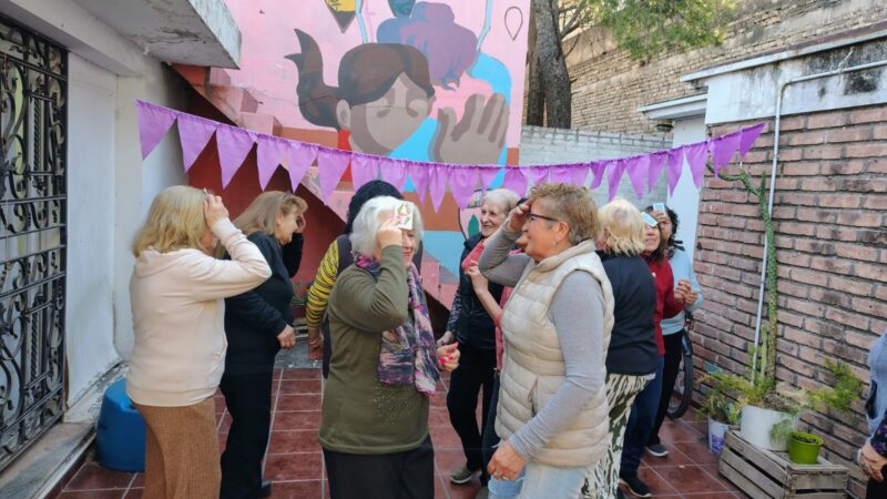 Recreación, actividad física, turismo, estimulación cognitiva y más para los adultos mayores
