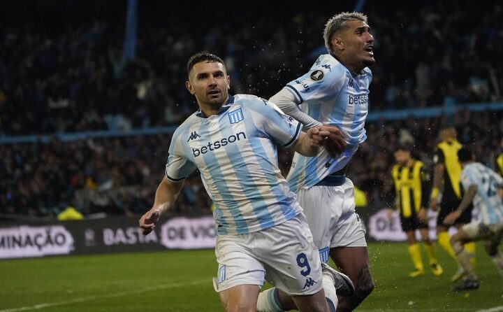 Racing a corazón abierto, le ganó en la última a Peñarol y sigue en la Libertadores