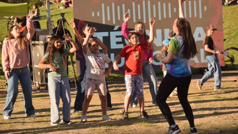 El programa «Recreo» debutó en el parque Yrigoyen con juegos y actividades