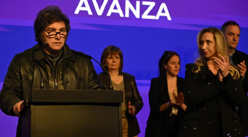 Milei convocó al diálogo a los gobernadores y armará una mesa política con Karina, Caputo y Menem