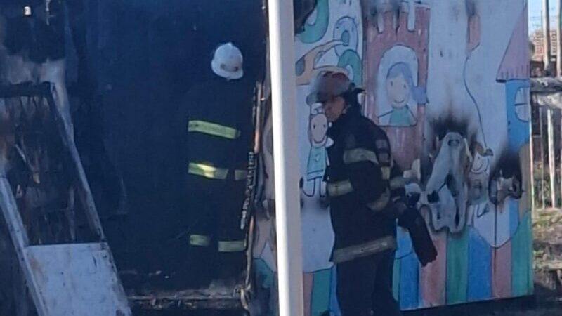 Incendio en el depósito del Jardín Maternal de Villa Laredo