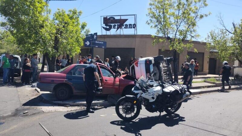 Choque y vuelco en Balcarce y Maza