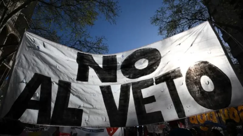 Los universitarios y los trabajadores del Garrahan marcharán juntos contra los vetos de Milei