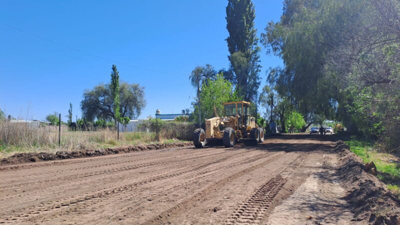 El municipio comenzó a asfaltar calle Sueta tras finalizar obras en Pueblo Diamante