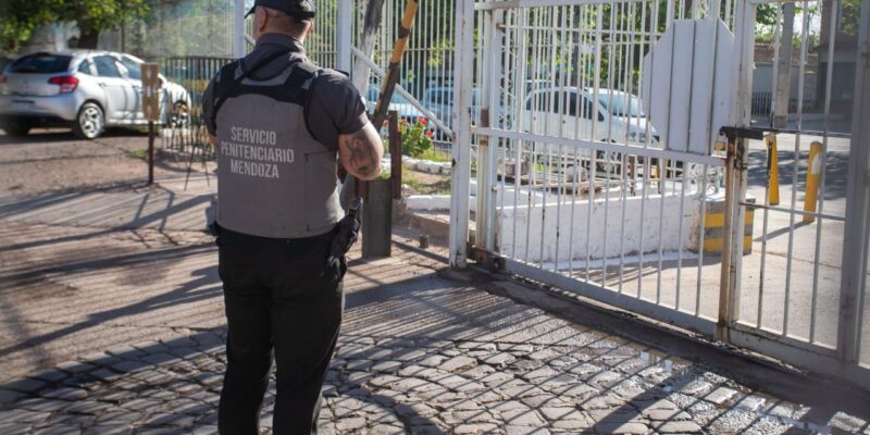 Megaoperativo: desarticularon una red que ingresaba droga a penales provinciales
