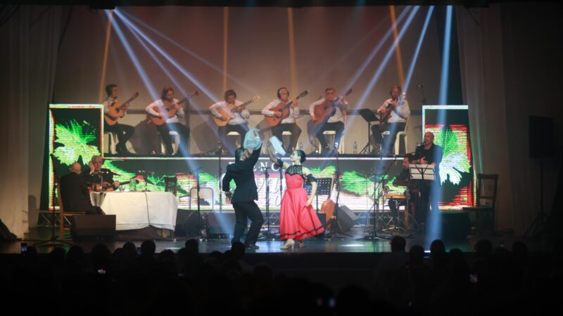 «Esencia», una fiesta en el teatro Roma