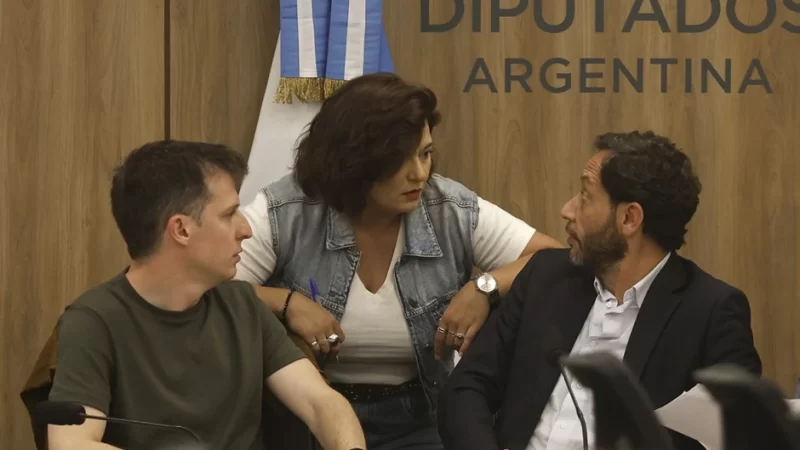La comisión Libra concluyó que Milei prestó «colaboración imprescindible» para la estafa