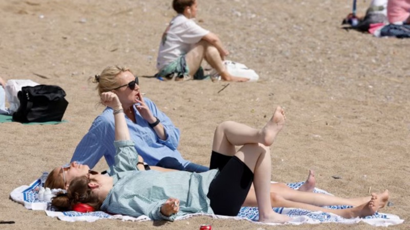 Comienzan a regir las multas en Mar del Plata para quienes fumen en las playas