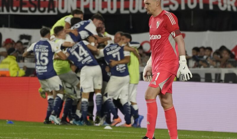 River, contra las cuerdas: perdió con Gimnasia y el Monumental explotó antes del superclásico