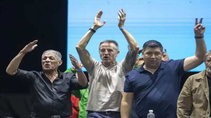 La nueva CGT se endurece ante Milei y advierte por la reforma laboral: «Si no hay diálogo, habrá calle»