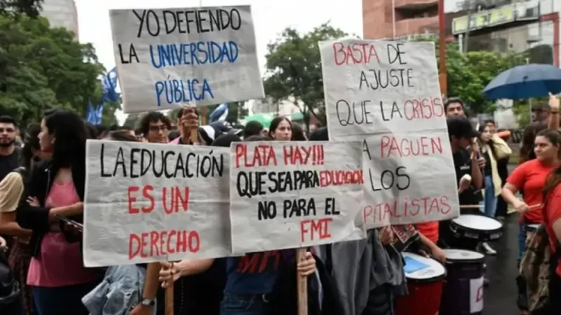 Docentes universitarios anunciaron un nuevo paro nacional de 72 horas