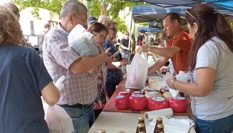 La escuela Gúemes y una exitosa experiencia junto a la feria franca