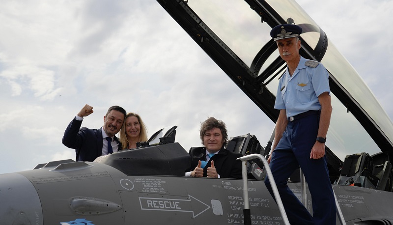 Rumania gastó un euro en la compra de los F-16 y expone el gasto millonario del gobierno