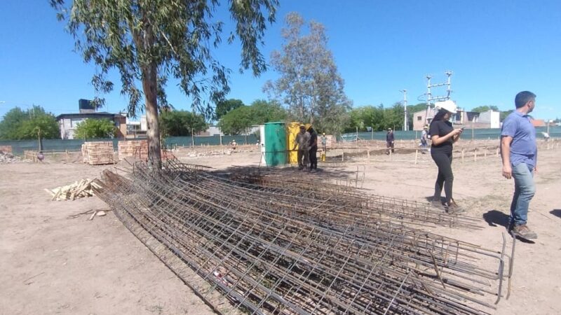 Avanzan las obras de construcción del jardín Corazones del Atuel en San Rafael