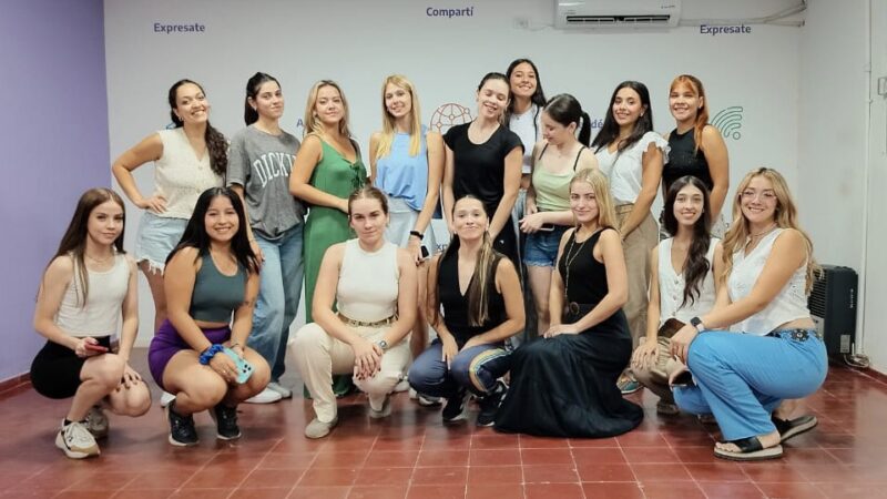 Las representantes vendimiales se capacitan en danzas folklóricas