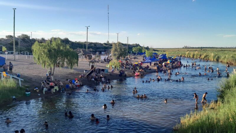 Miles de vecinos y turistas disfrutaron el inicio del 2026 en las costaneras municipales