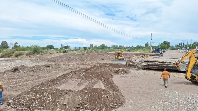 Baden sobre el Río Diamante: el municipio habilitó una pasada mientras trabaja para recuperar el trazado