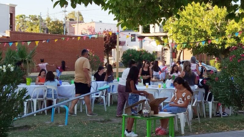En las plazas, barrios y distritos ya vivimos las «Tardecitas de Verano»