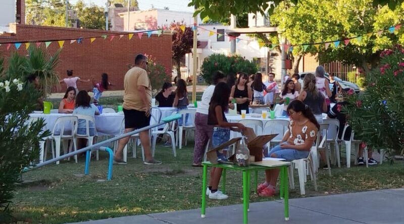 En las plazas, barrios y distritos ya vivimos las «Tardecitas de Verano»