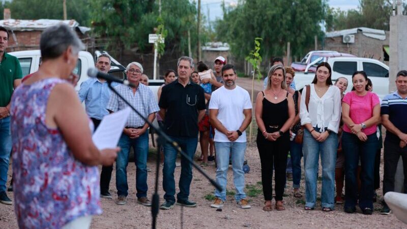 Omar Félix destacó el trabajo junto a los vecinos para el desarrollo del barrio La Carolina