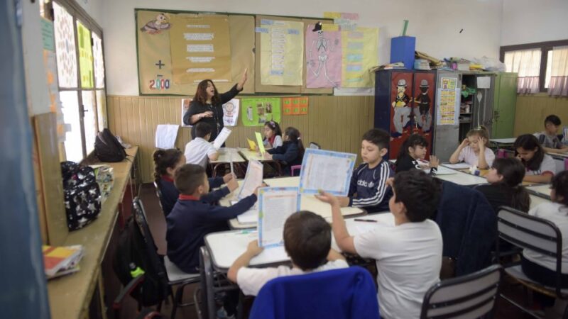 Está acreditada la primera cuota para útiles escolares e indumentaria