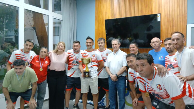 Fútbol senior: el municipio premió a los ganadores del torneo de veteranos