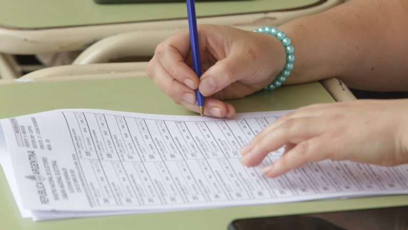 Convocan a docentes para desempeñarse como autoridades de mesa