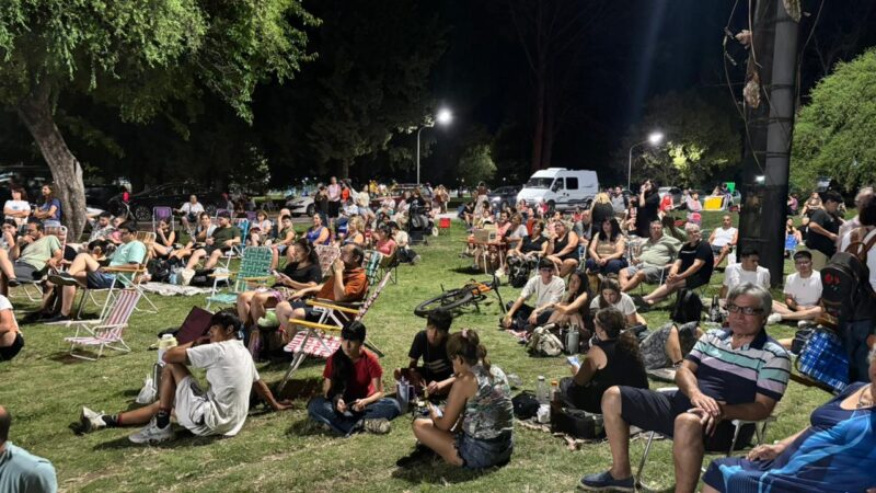 A puro folklore y con cientos de asistentes despedimos el domingo en la Feria Juventud