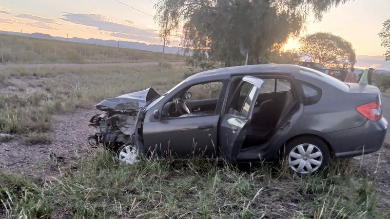 Un joven lesionado en un vuelco