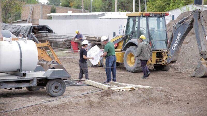Comenzó la construcción de la Comisaría 42 y avanza el nuevo jardín Corazones del Atuel en San Rafael