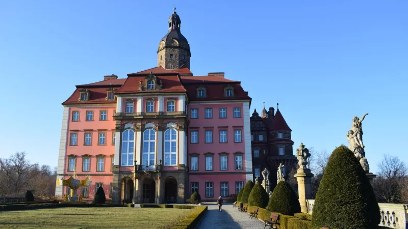 El castillo europeo con un oscuro secreto nazi y un misterio de oro enterrado