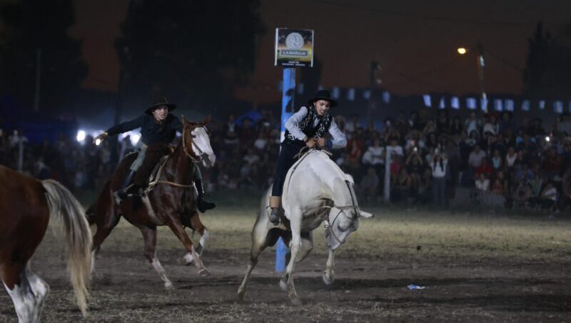 En una multitudinaria celebración, el intendente estuvo presente en la Fiesta Nacional del Caballo