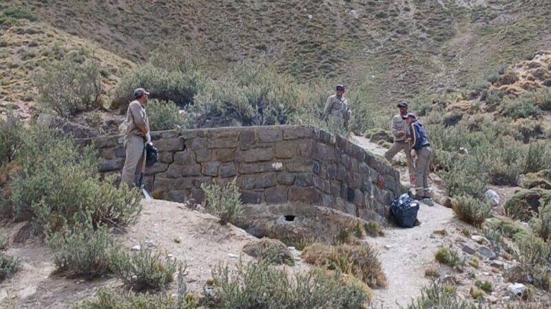 Operativo de limpieza del municipio: se realizó en el histórico hotel abandonado de El Sosneado