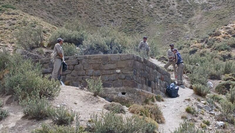 Operativo de limpieza del municipio: se realizó en el histórico hotel abandonado de El Sosneado