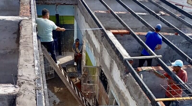 Personas privadas de libertad trabajan en el reacondicionamiento de espacios en la cárcel de San Rafael