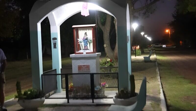 Nuevas luminarias para el bulevar de Pueblo Nuevo en Monte Comán