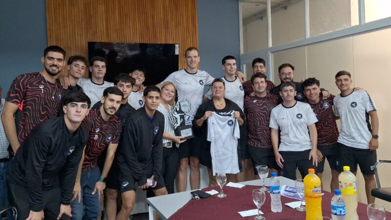 El municipio recibió al plantel de S.R. Club luego de su histórico ascenso a la Liga Nacional de Vóley