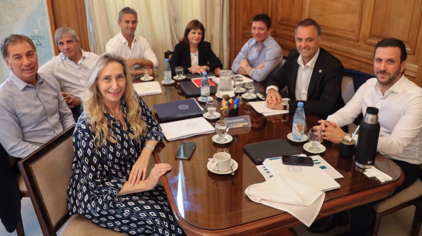 Reforma laboral: el Ejecutivo reúne a la mesa política para destrabar la negociación con los gobernadores