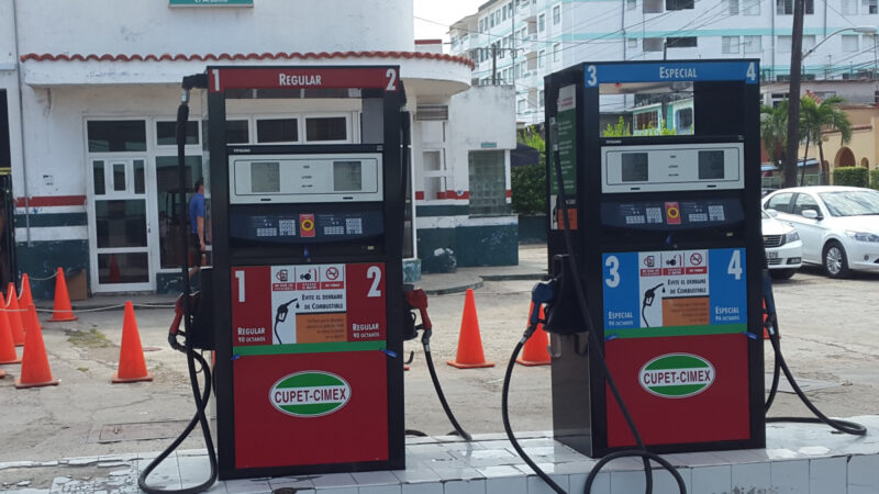 Donald Trump autorizó la venta de combustible y gas a Cuba en medio del colapso energético