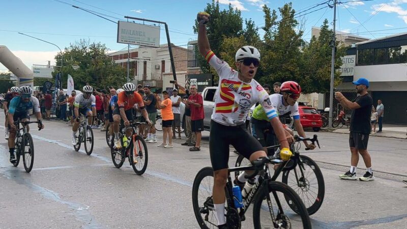 Lorenzo Díaz se quedó con la 1° etapa de la Vuelta Ciclística de San Rafael