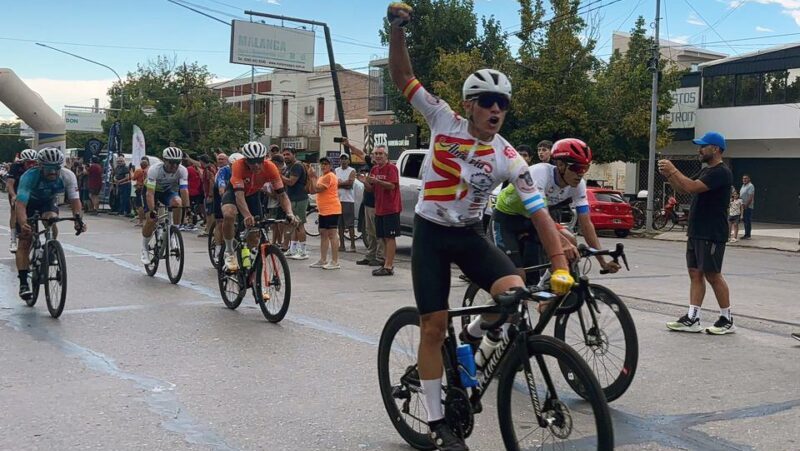 Lorenzo Díaz se quedó con la 1° etapa de la Vuelta Ciclística de San Rafael