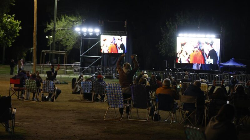Los sanrafaelinos festejaron en el Parque Yrigoyen la coronación de Azul Antolinez