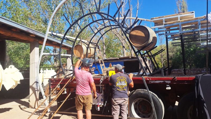 El carro sanrafaelino para la Vía Blanca y el Carrusel emprende viaje a Mendoza