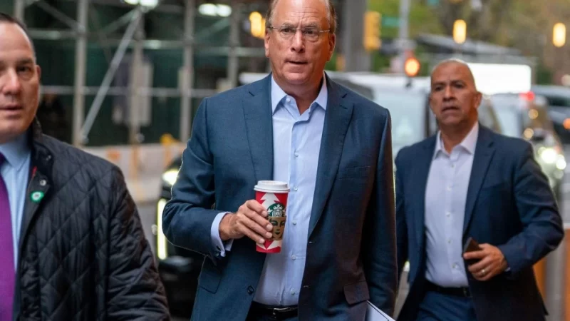 Blackrock y otros gigantes de Wall Street imponen un «corralito» ante el masivo retiro de fondos por la guerra