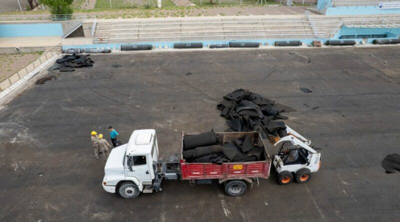Iniciaron las obras de renovación integral de la cancha de hockey provincial